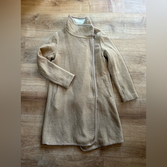 Aritzia Babaton Atelier Cormac Coat 96% Wool Tan Colour Size Extra Small - Picture 7 of 16